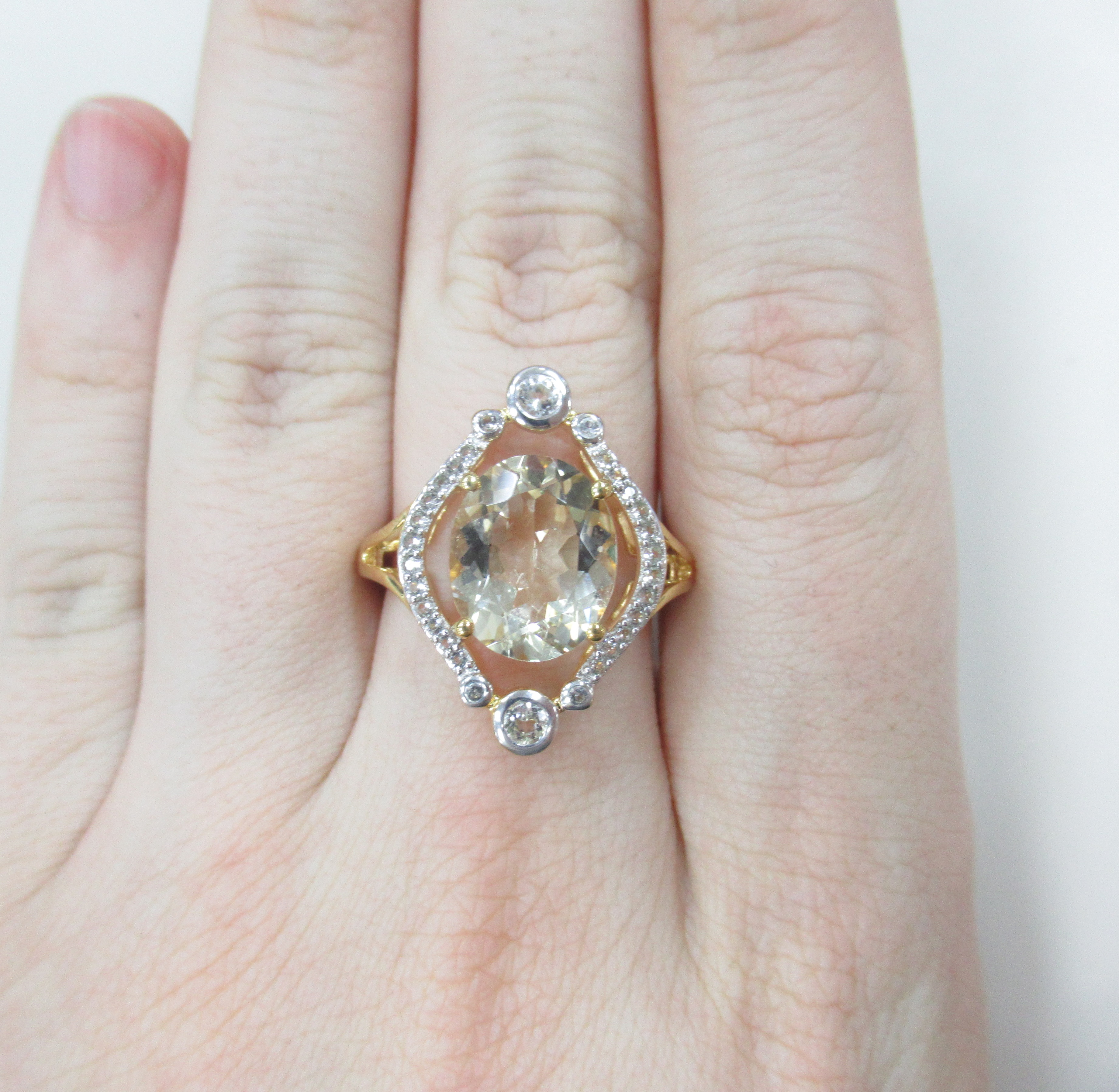 Серебряное кольцо с гелиодором